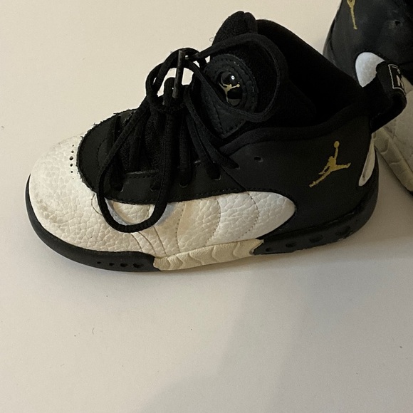 Jordan Kids Black and White Sneakers - Picture 2 of 3